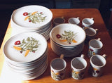 Hand Painted Italian Faience Harvest Wheat 40 Piece Dinner Service Pippo Cetona